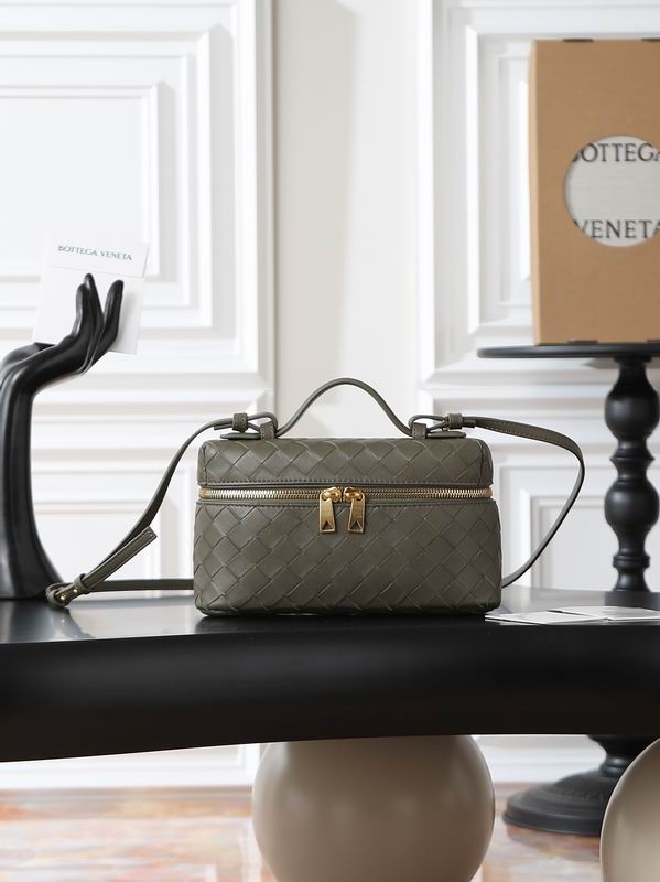 789109 22x12.5x5cm T1