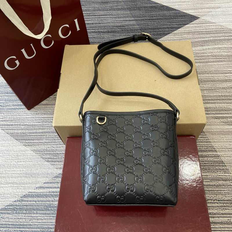 847090 15x18x8cm MP 3色