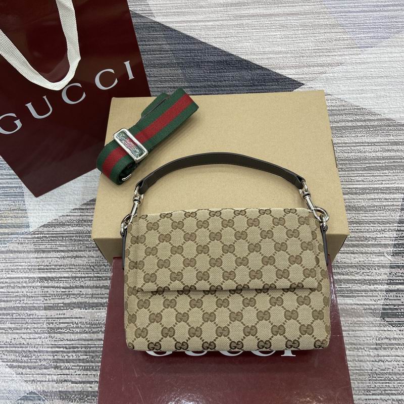 821617 19x15x7cm MP 2色