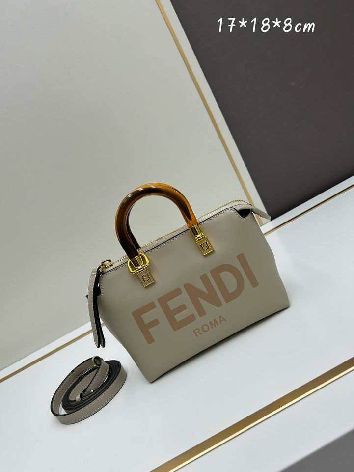 Fendi 17x18x8cm jj2