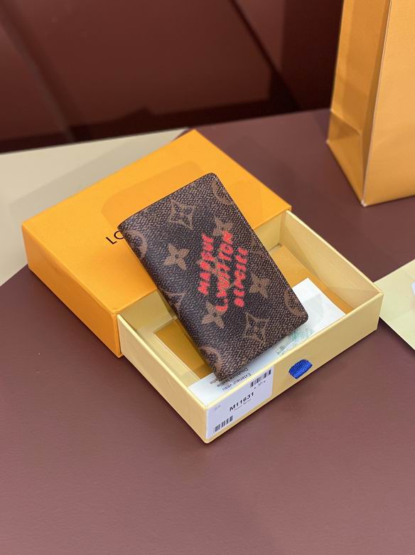 M11631 11.1X7.5X1cm YG