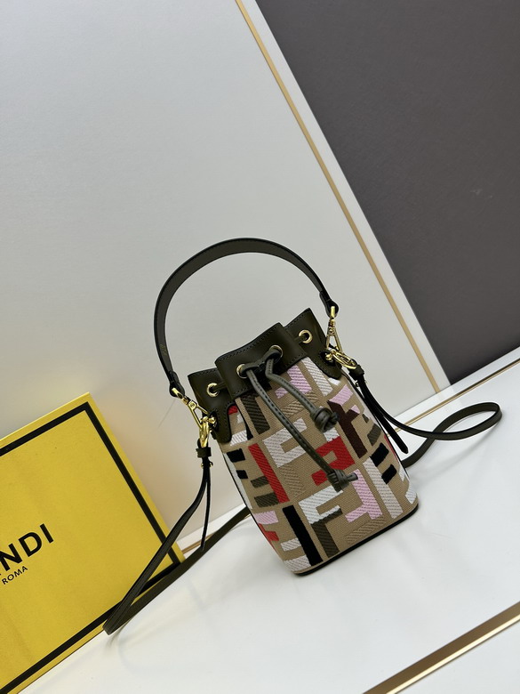 Fendi 3020 12x18x10cm jj1