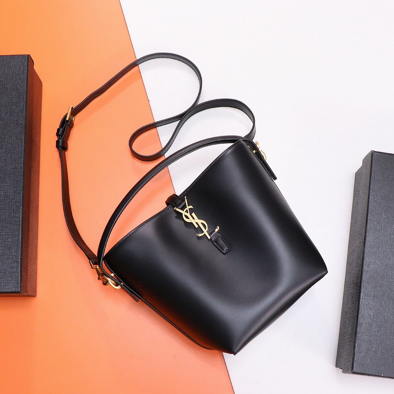 YSL 749036 17x20x13cm 8D2