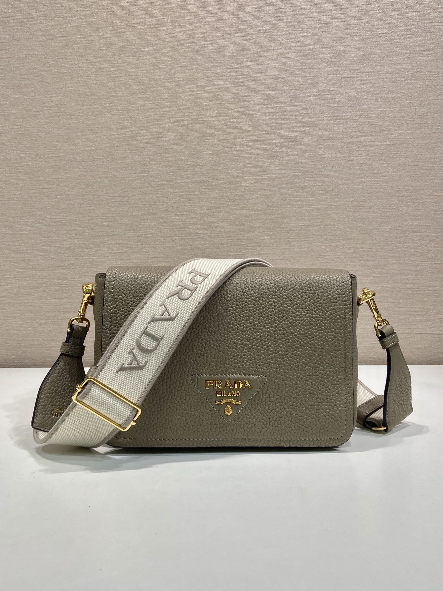 Prada 1BD314-1 23x18x9cm AP3