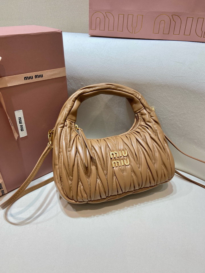 Miu 5BB125 20x17x6cm AP1