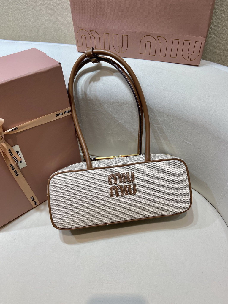 Miu 5BB173 28x11.5x8cm AP