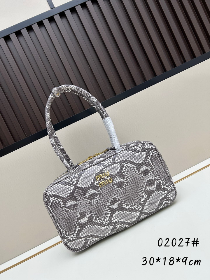 Miu 02027 29.5x18x9cm ss1