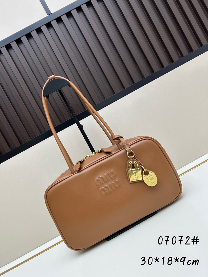 Miu 07072 29.5x18x9cm ss1