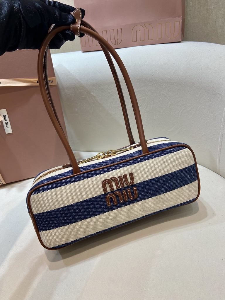 Miu 5BB173 28x11.5x8cm AP1