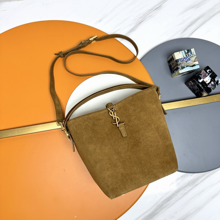 YSL 749036 17x20x13cm 8D.