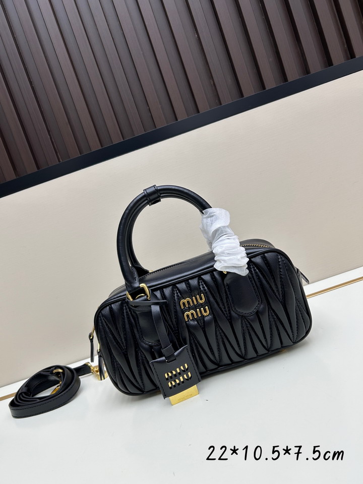 Miu 22x10.5x7.5cm ss