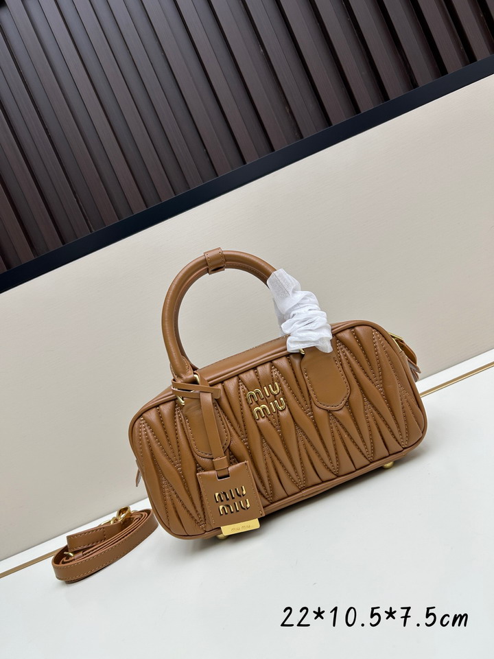 Miu 22x10.5x7.5cm ss1