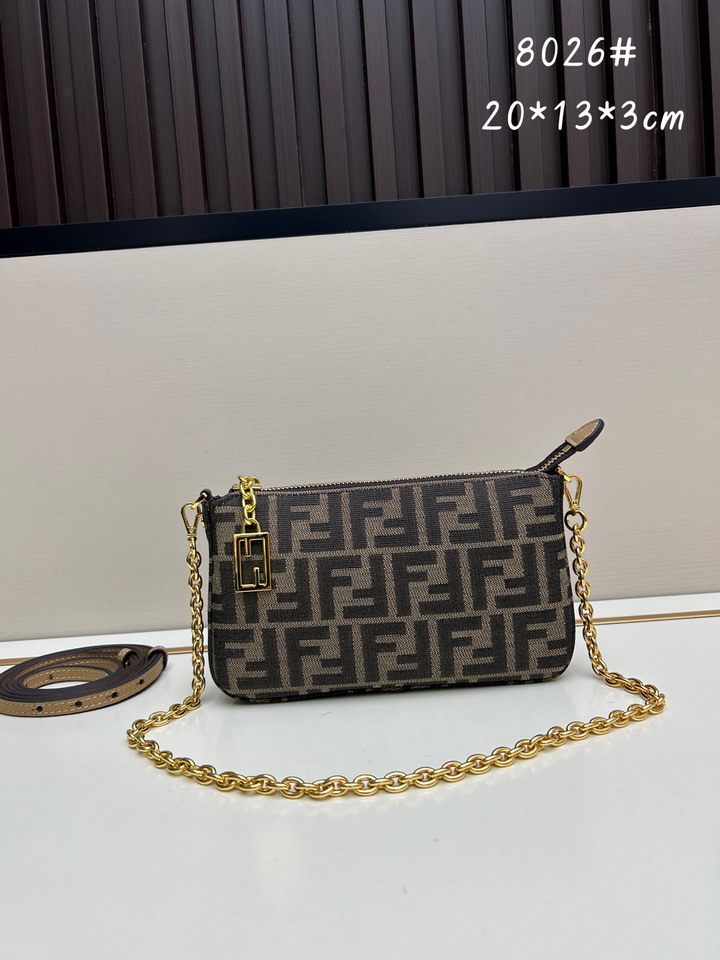 Fendi F8026 20x3x13cm jj