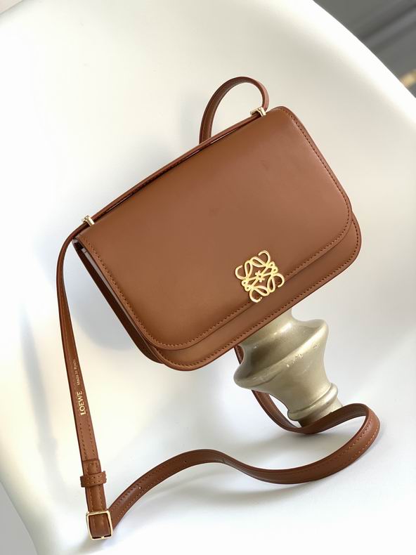 Loewe 262120 19x13x6cm ss 41