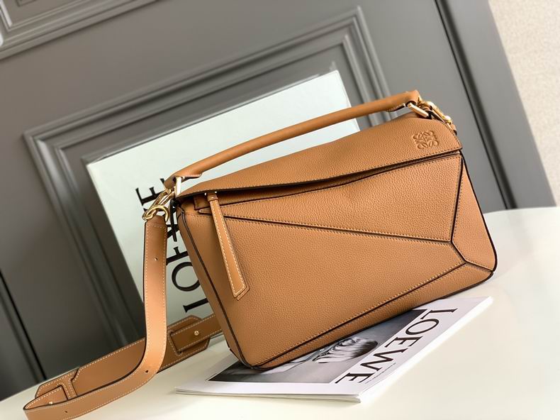 Loewe 061827 29x19.5x14c ss3