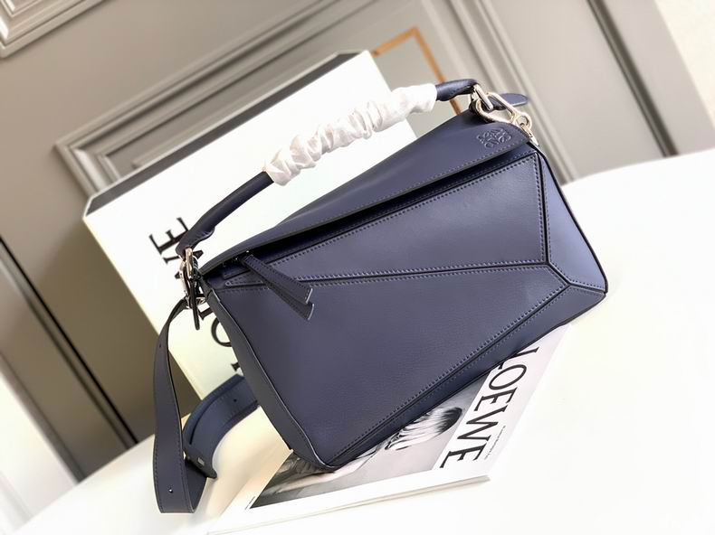 Loewe 061827 29x19.5x14c ss7