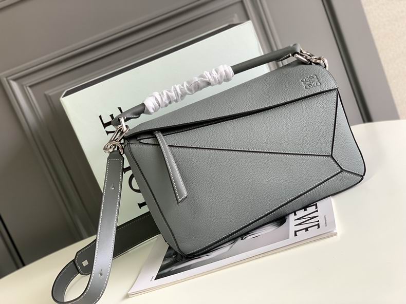 Loewe 061827 29x19.5x14c ss11