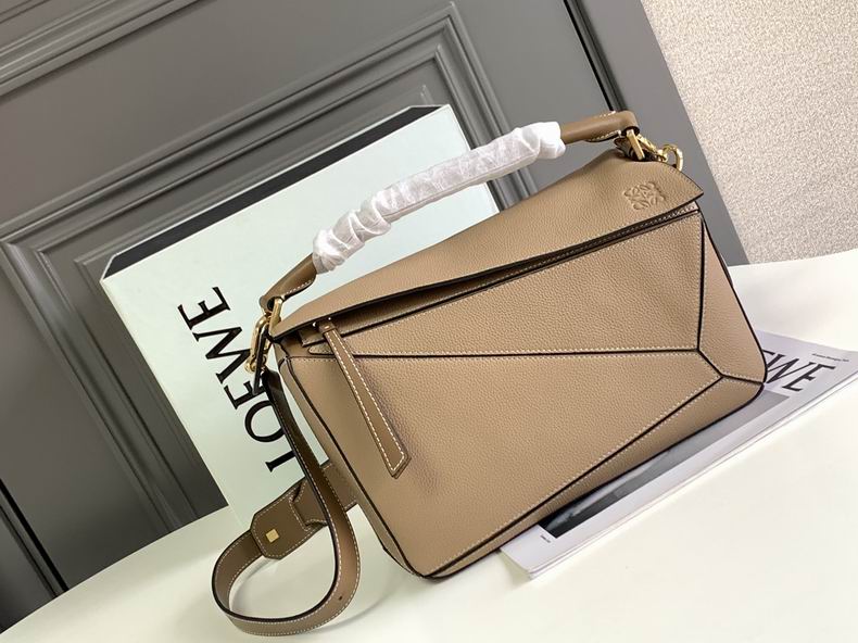 Loewe 061827 29x19.5x14c ss12
