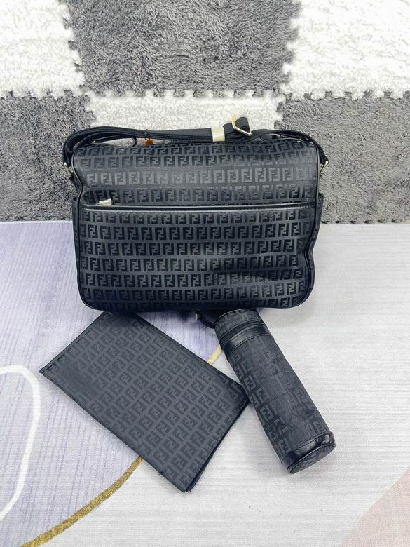 Fendi 40x30x15cm CX 2