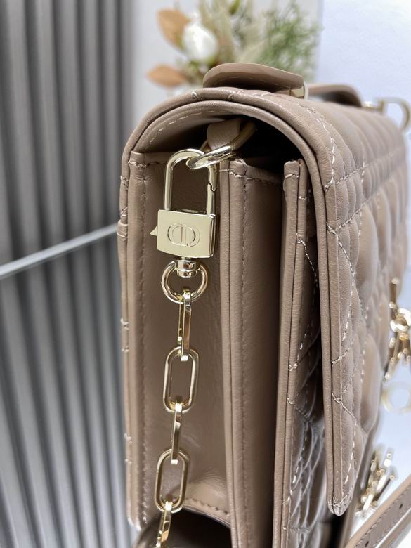 0605 24X14X7.5cm WO 4色 25