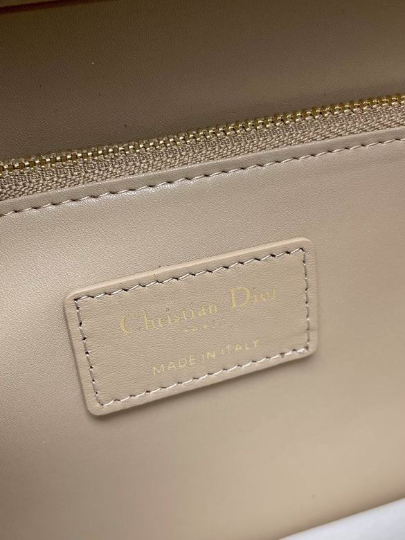 0605 24X14X7.5cm WO 4色 26