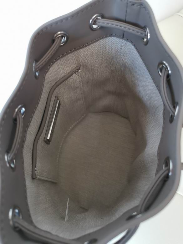 1822 19X13.5X9cm TB 5