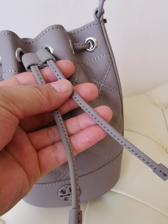 1822 19X13.5X9cm TB 8