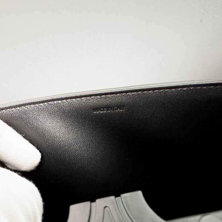 187366 22X16.5X7cm YG 16色 126