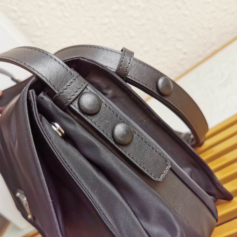 1BD255 30X21.5X12cm DN 3色 25