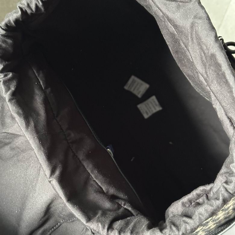 2009 31X50X18cm YG 2色 17