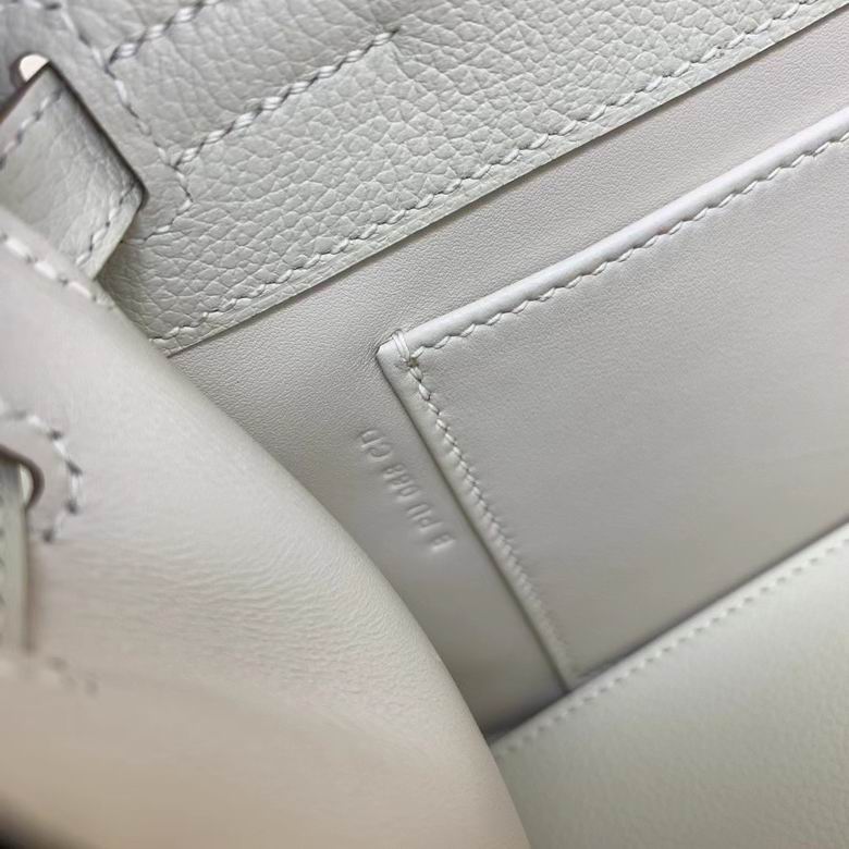 22cm 082001 AM 10 (17)