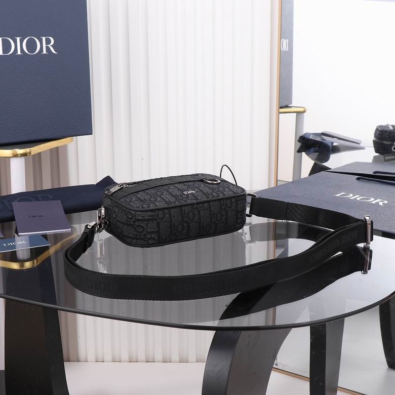 2ESWS011YKY_H03E 17X12.5X4cm XM 4