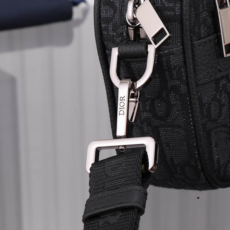 2ESWS011YKY_H03E 17X12.5X4cm XM 5