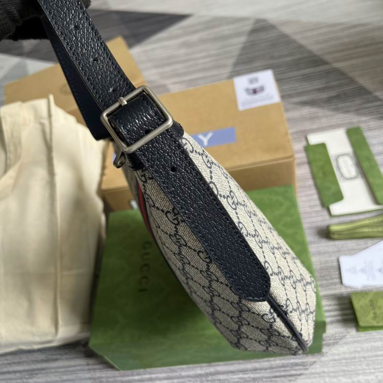 598125 30X22X5.5cm MP 3