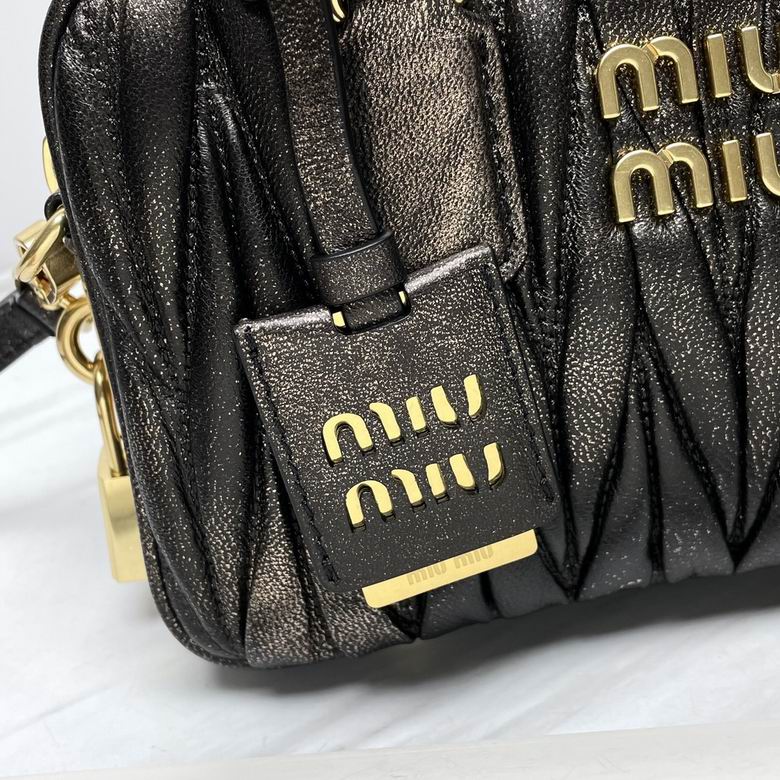 5BB123 19X13X6cm H 3