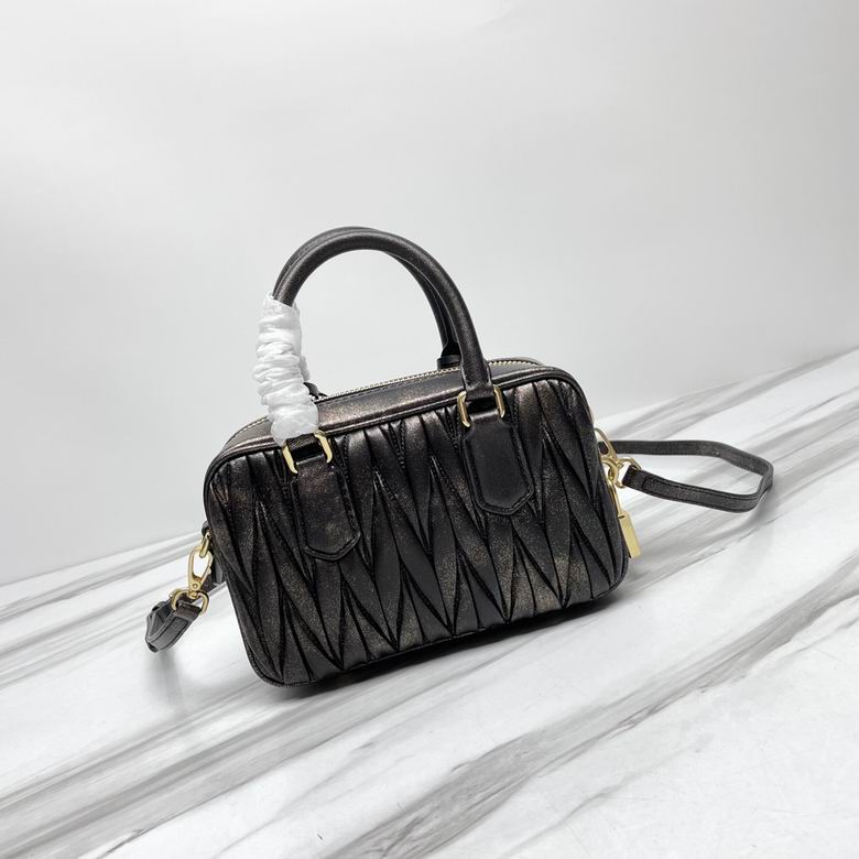 5BB123 19X13X6cm H 6