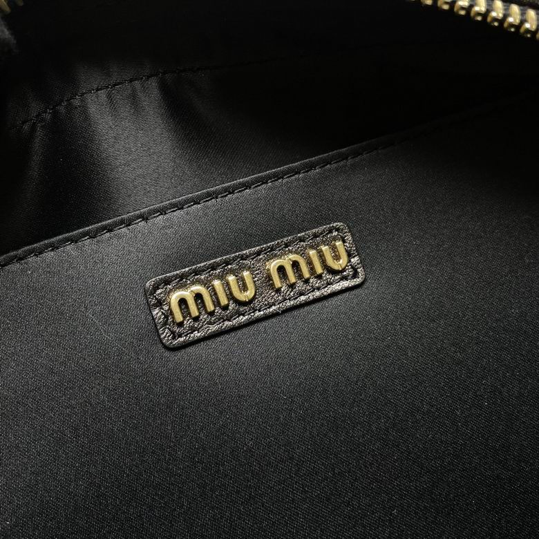 5BB123 19X13X6cm H 8