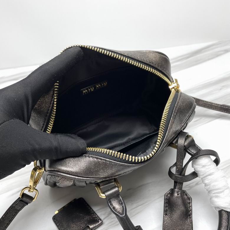 5BB123 19X13X6cm H 9