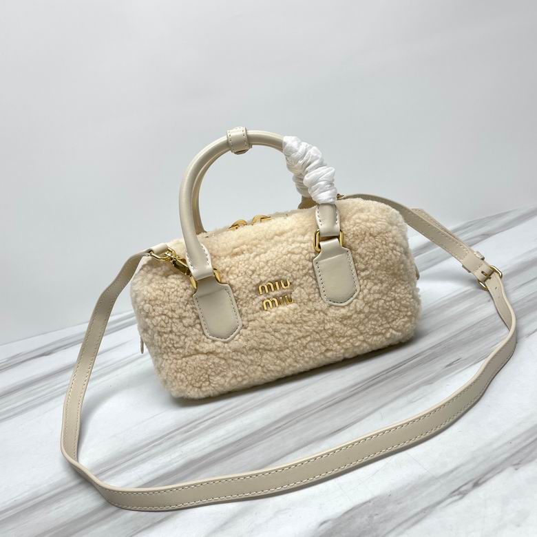 5BB142 22X10.5X7.5cm H 3色 10