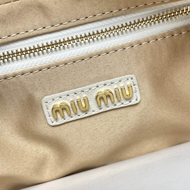 5BB142 22X10.5X7.5cm H 3色 17