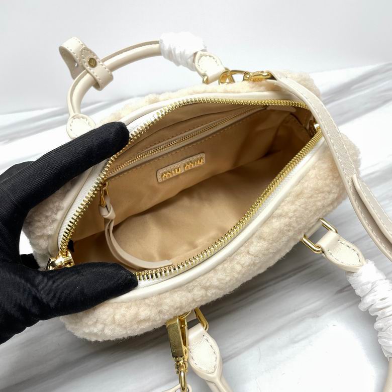 5BB142 22X10.5X7.5cm H 3色 18