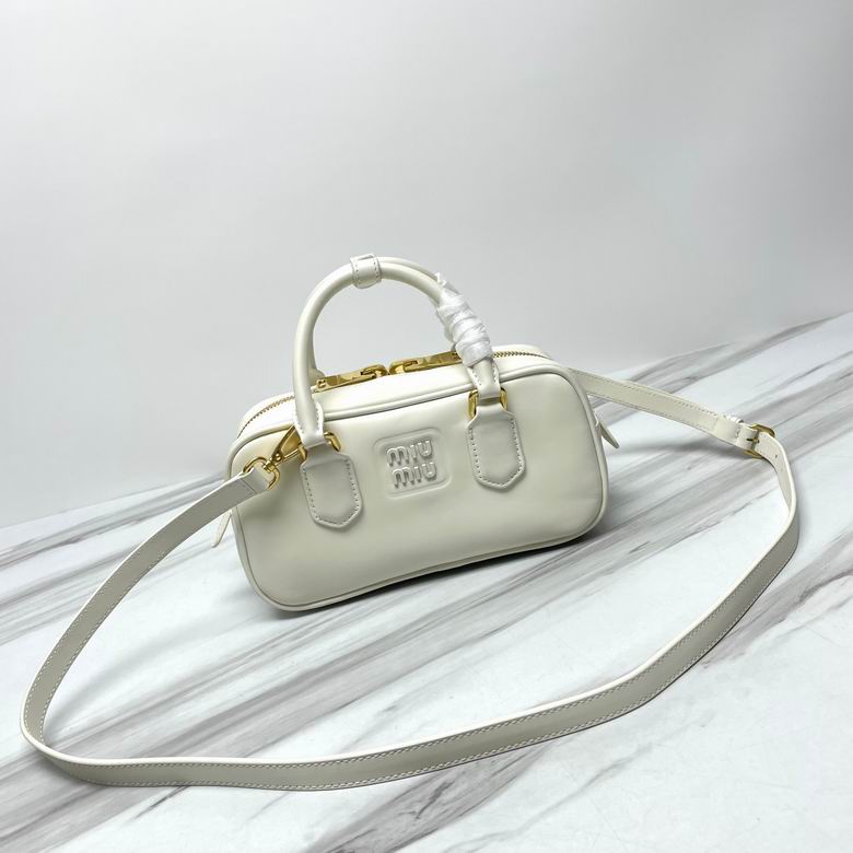 5BB142 22X10.5X7.5cm H 3色 19