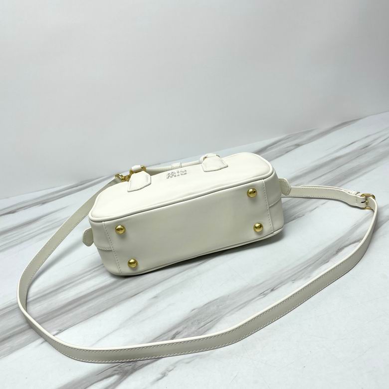 5BB142 22X10.5X7.5cm H 3色 22