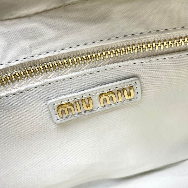 5BB142 22X10.5X7.5cm H 3色 26