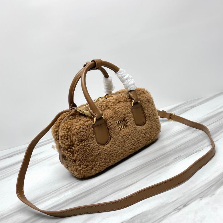 5BB142 22X10.5X7.5cm H 3色 4