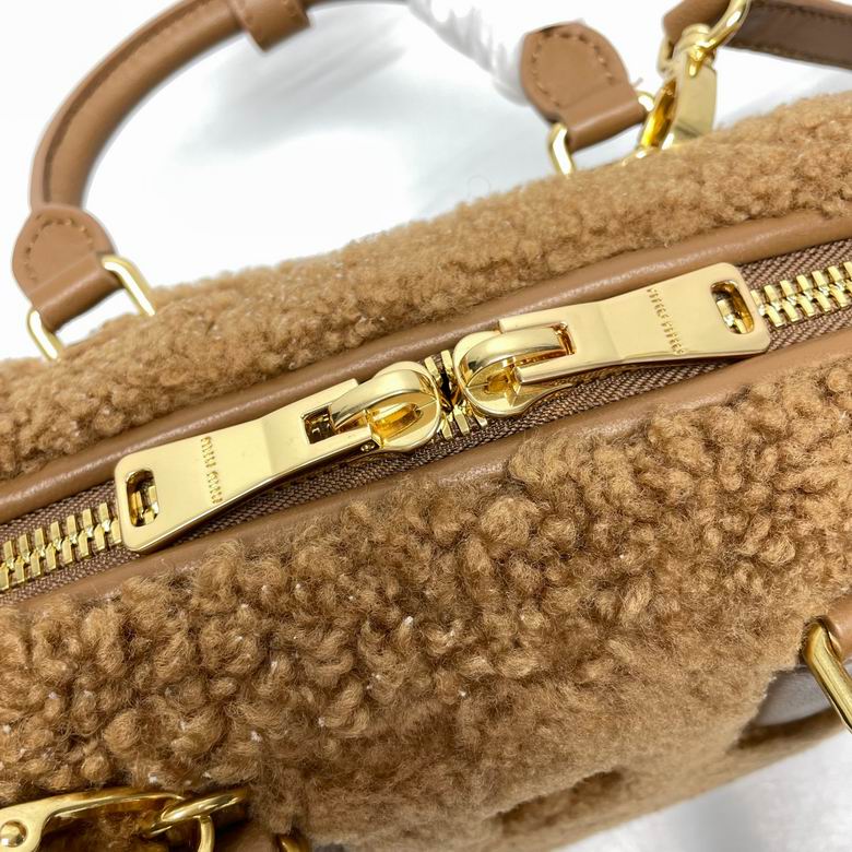 5BB142 22X10.5X7.5cm H 3色 7