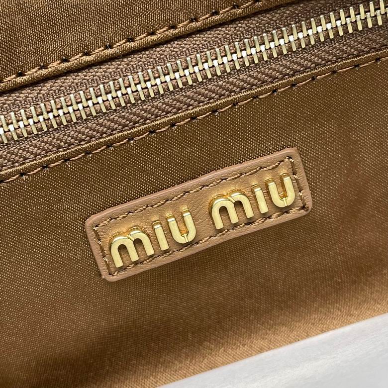 5BB142 22X10.5X7.5cm H 3色 8