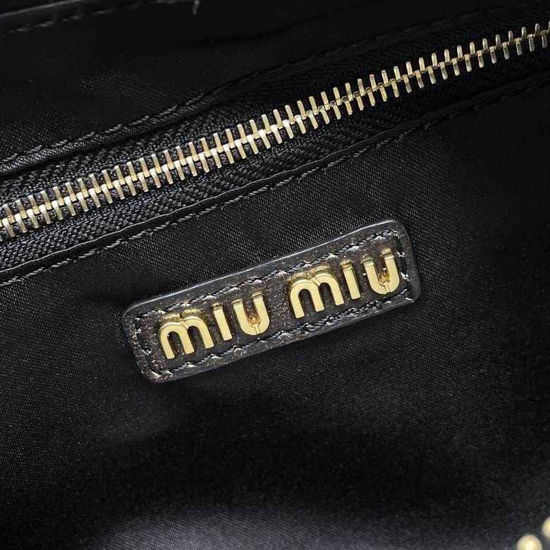 5BC146 21X12X6cm H 8