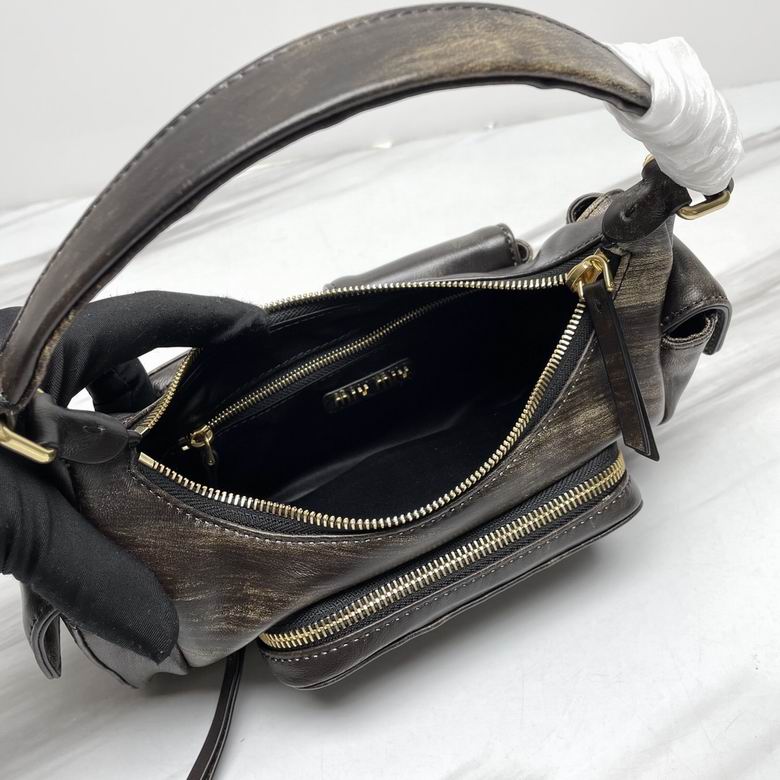 5BC146 21X12X6cm H 9