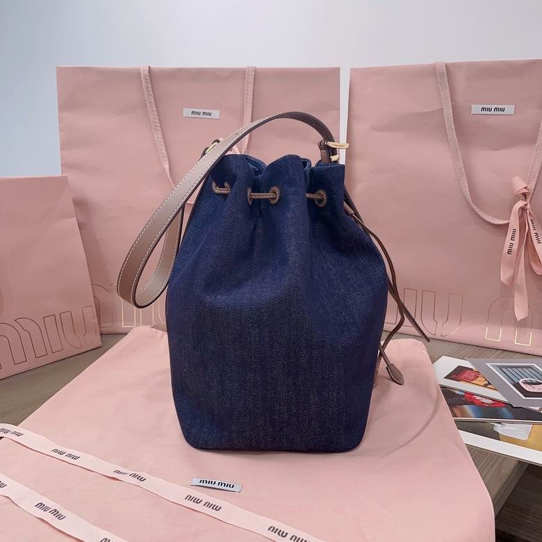 5BE089 23X29X17cm SF 4